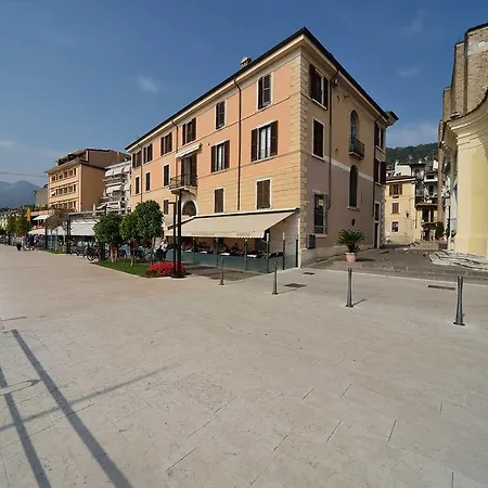 Antico Palazzo Signorile アパート サロ